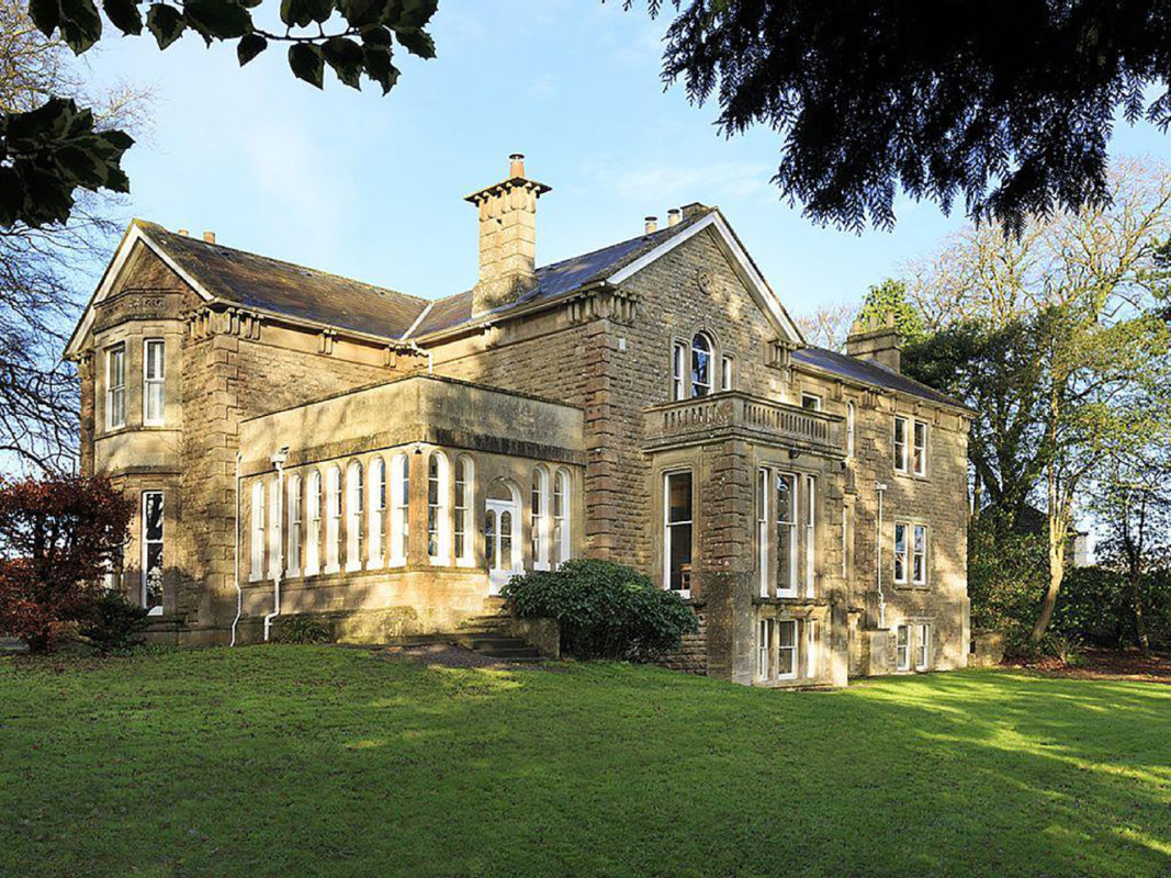 Ensliegh outside large